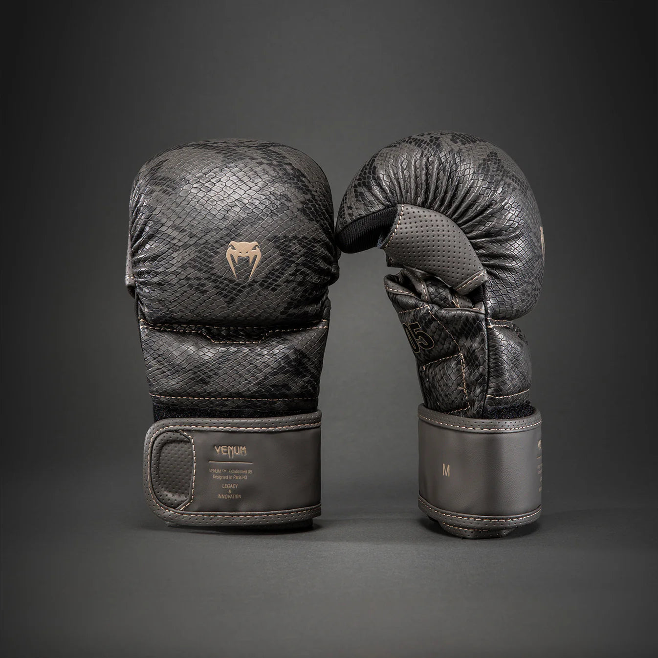 Guante de Sparring para MMA Venum Impact Evo Scales