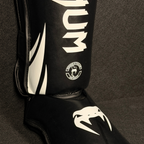 Espinilleras de Muay Thai/MMA Venum Challenger