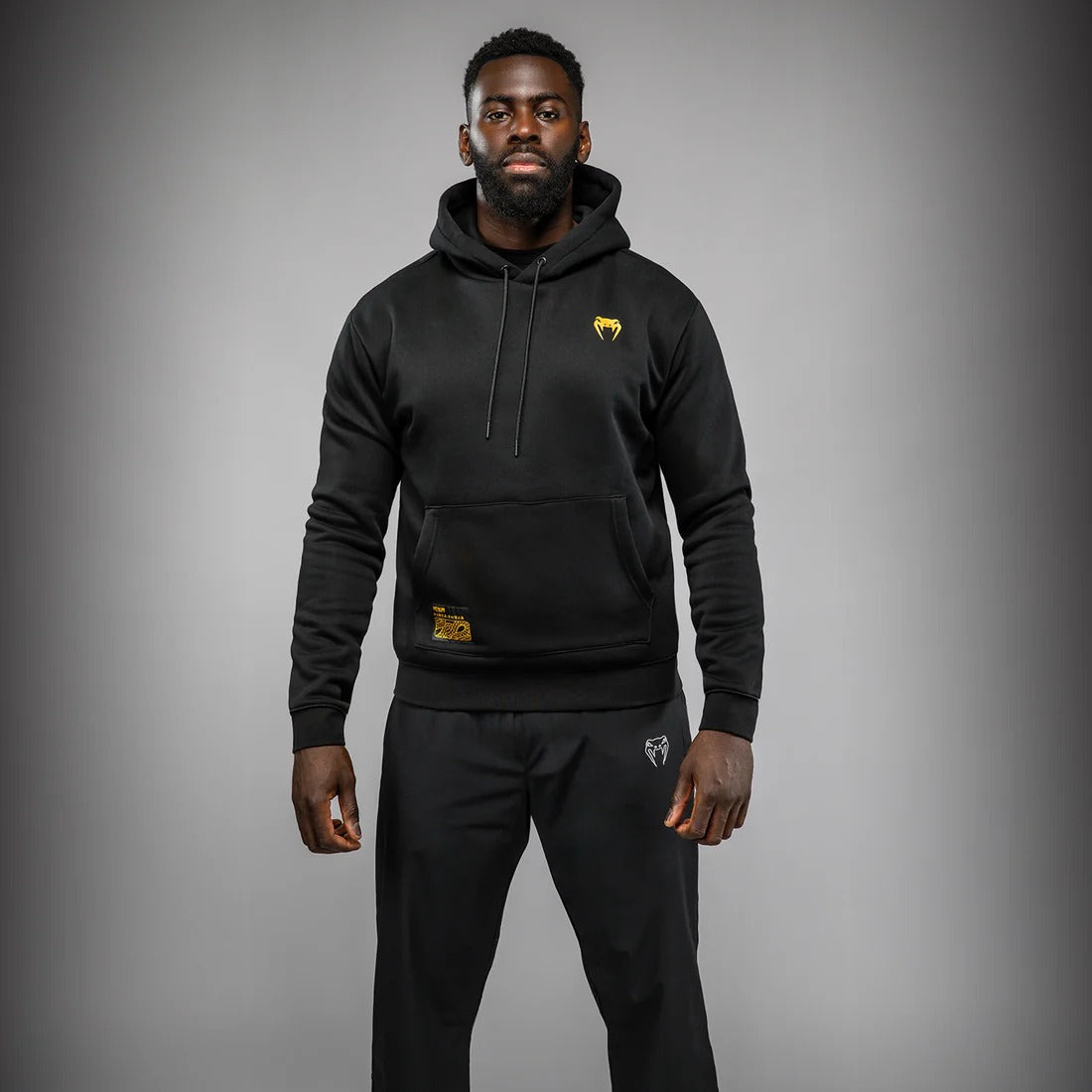 Sudadera Venum modelo Serpenti